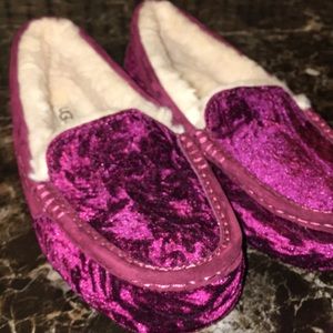 Ugg moccasins size 9